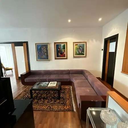 Vesuvius A Toledo アパート ナポリ